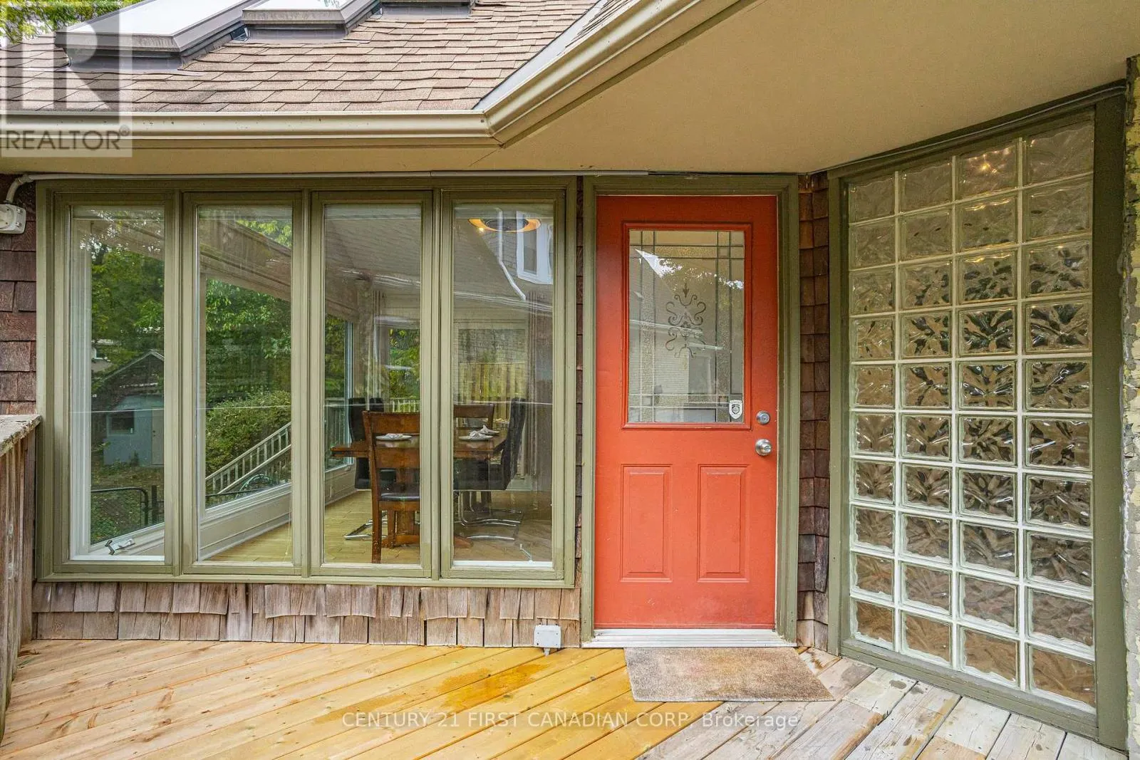 16 WOODWARD AVENUE