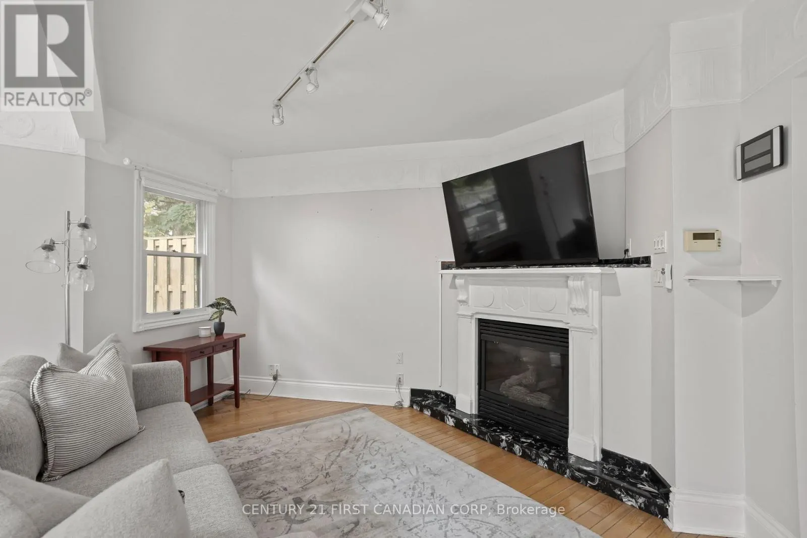 16 WOODWARD AVENUE