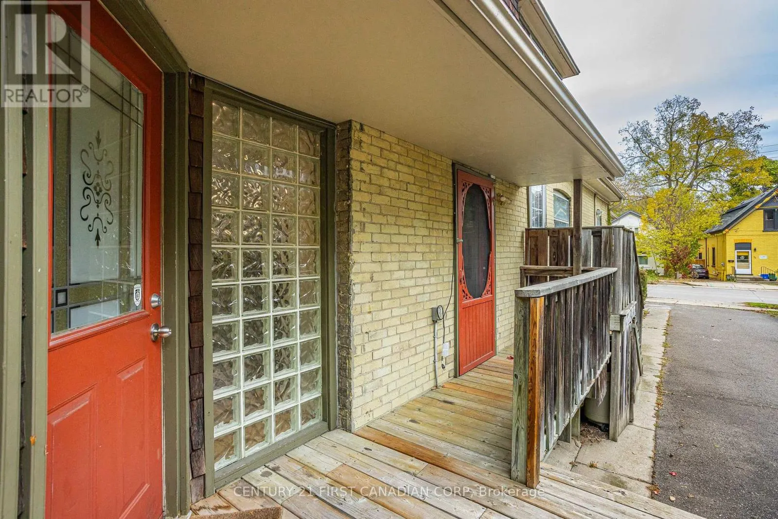 16 WOODWARD AVENUE