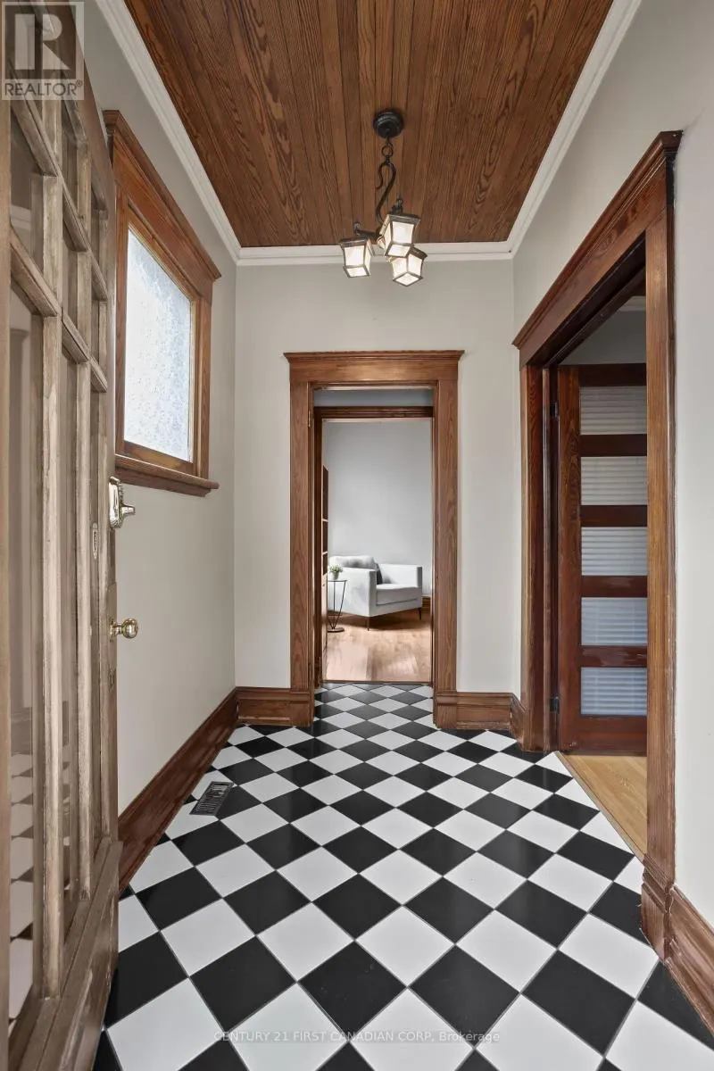16 WOODWARD AVENUE