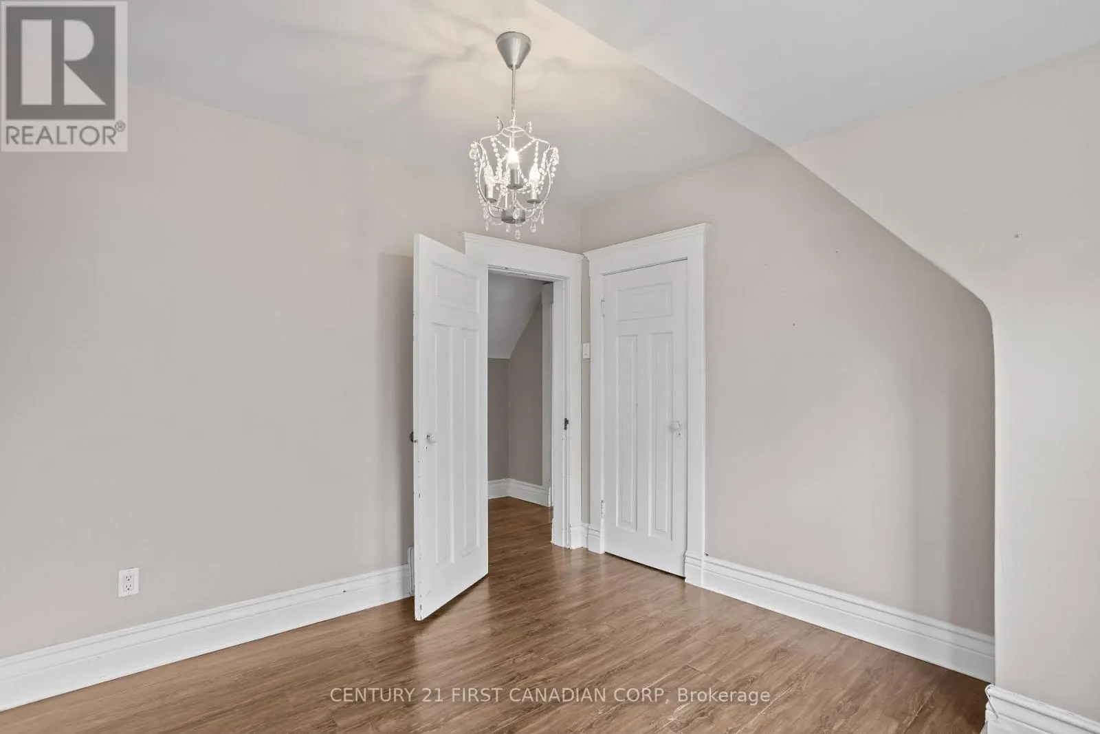 16 WOODWARD AVENUE