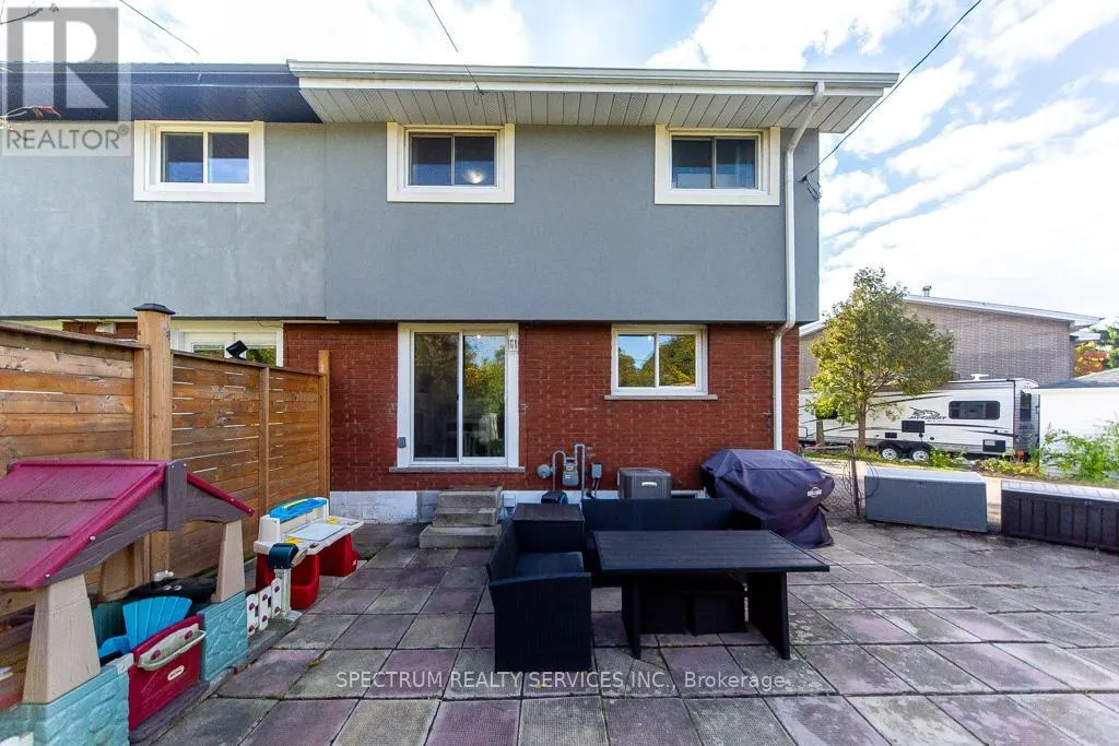 11 CARRINGTON COURT
