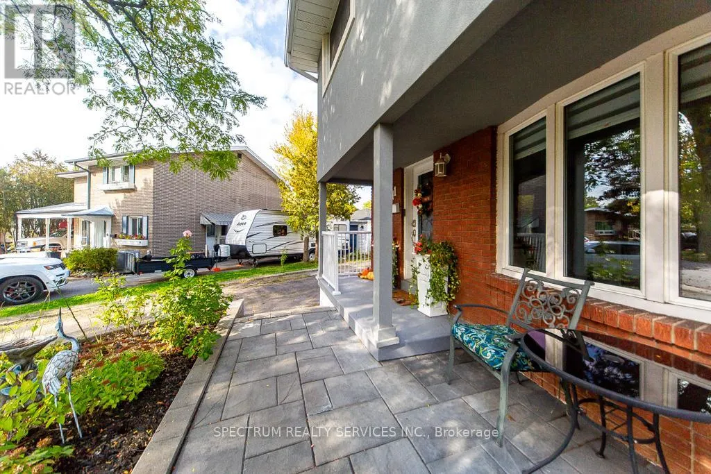11 CARRINGTON COURT