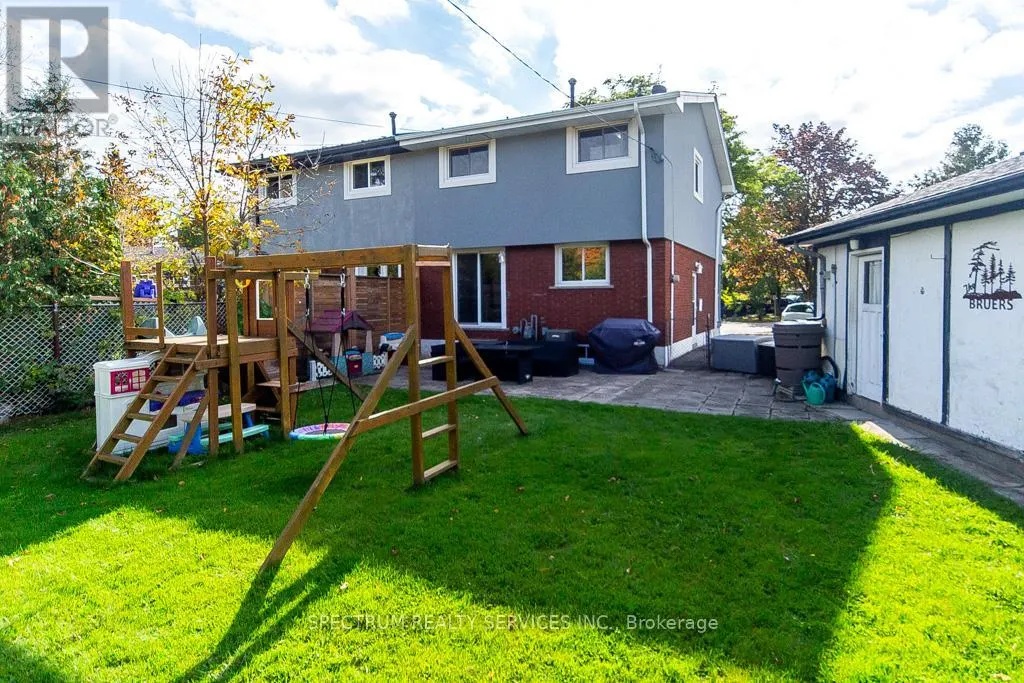 11 CARRINGTON COURT