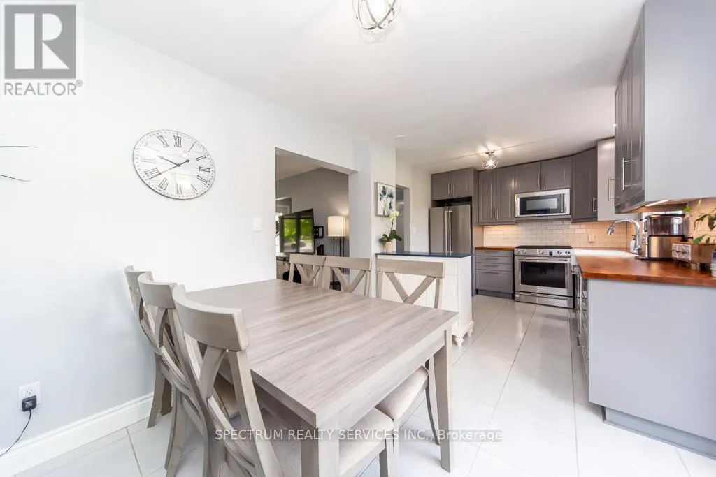 11 CARRINGTON COURT