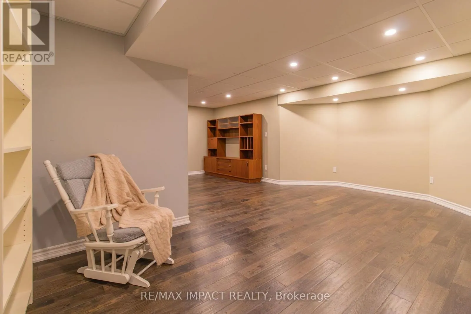 5176 KELLY ROAD