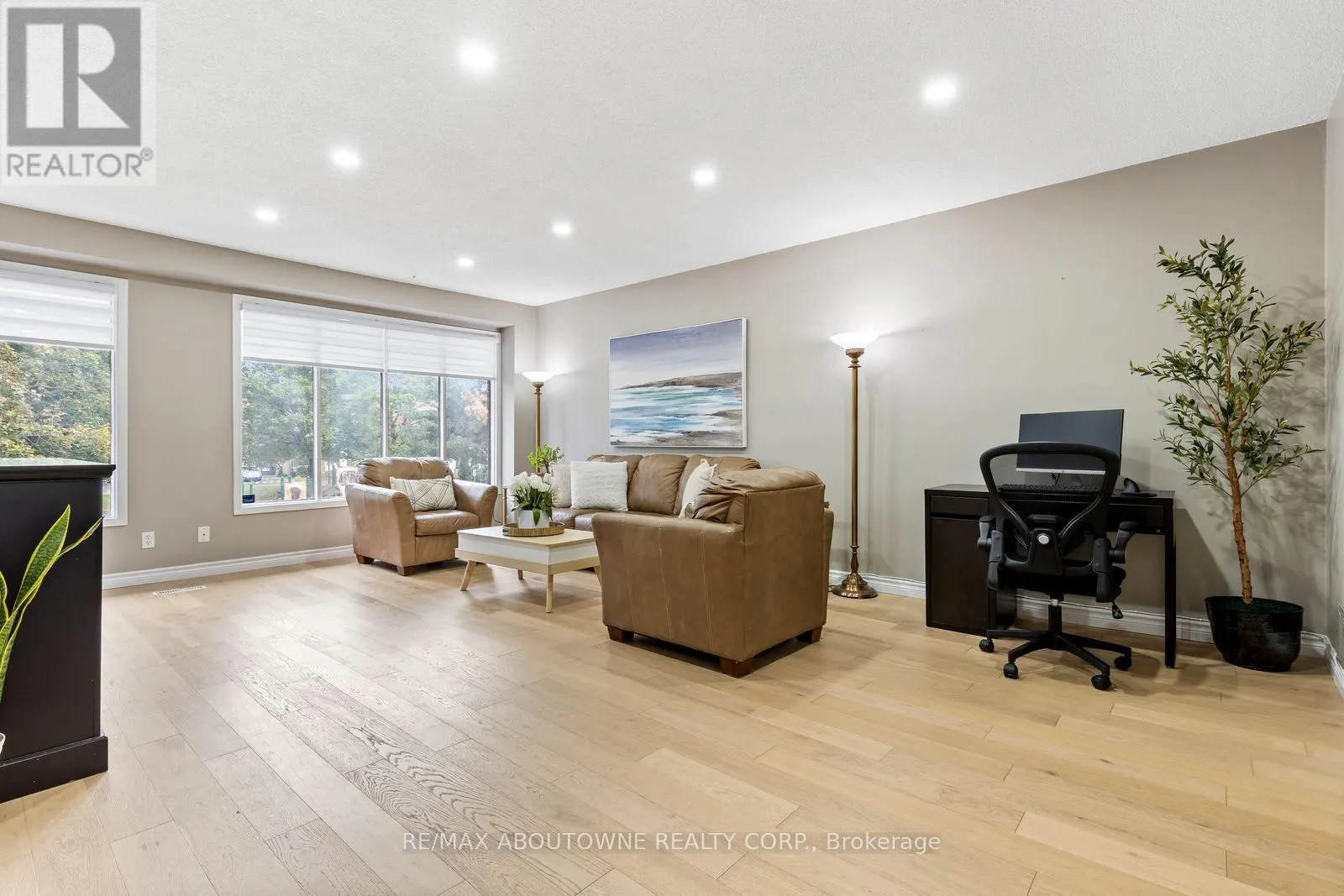 48 - 49 CEDARWOODS CRESCENT