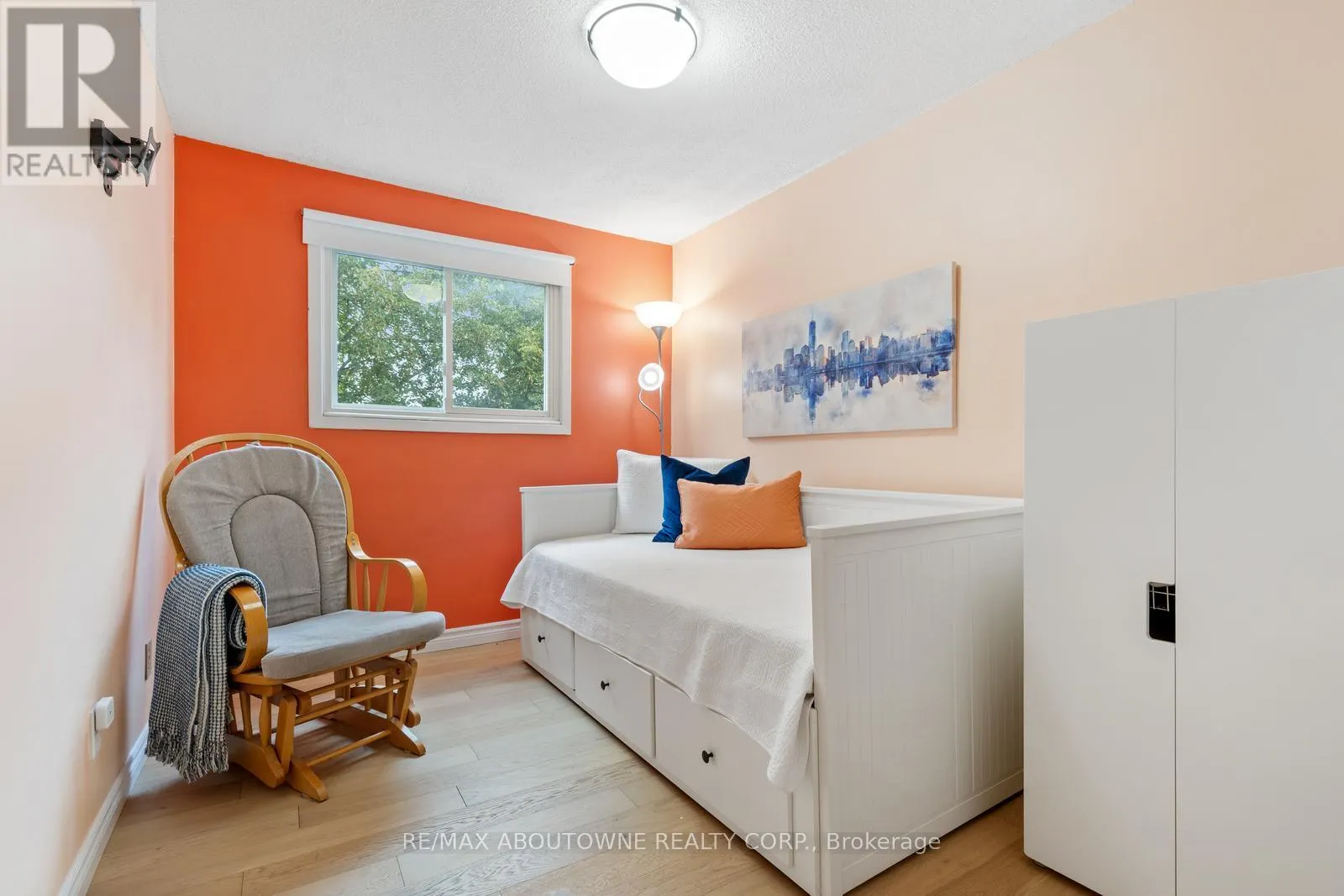48 - 49 CEDARWOODS CRESCENT