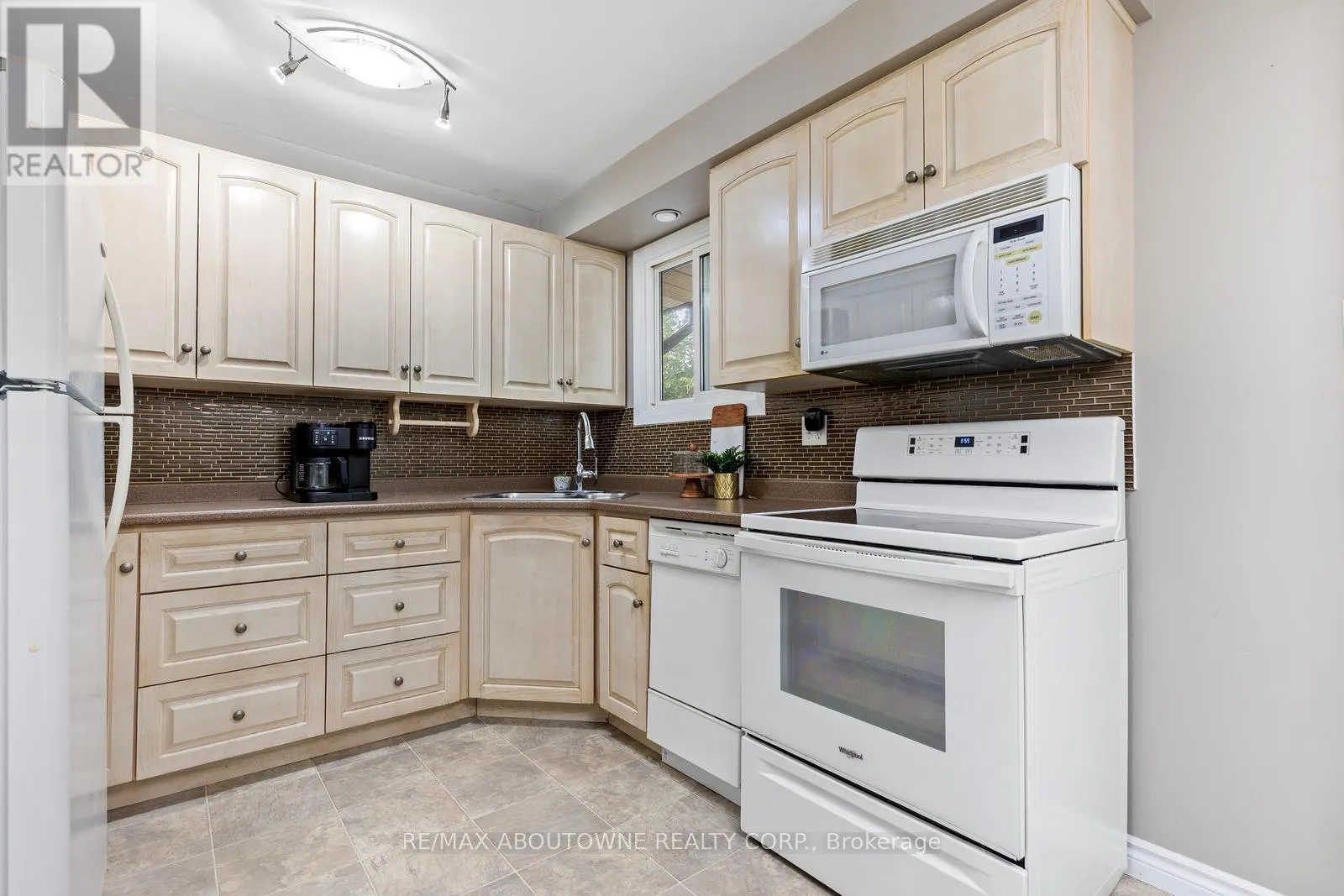 48 - 49 CEDARWOODS CRESCENT