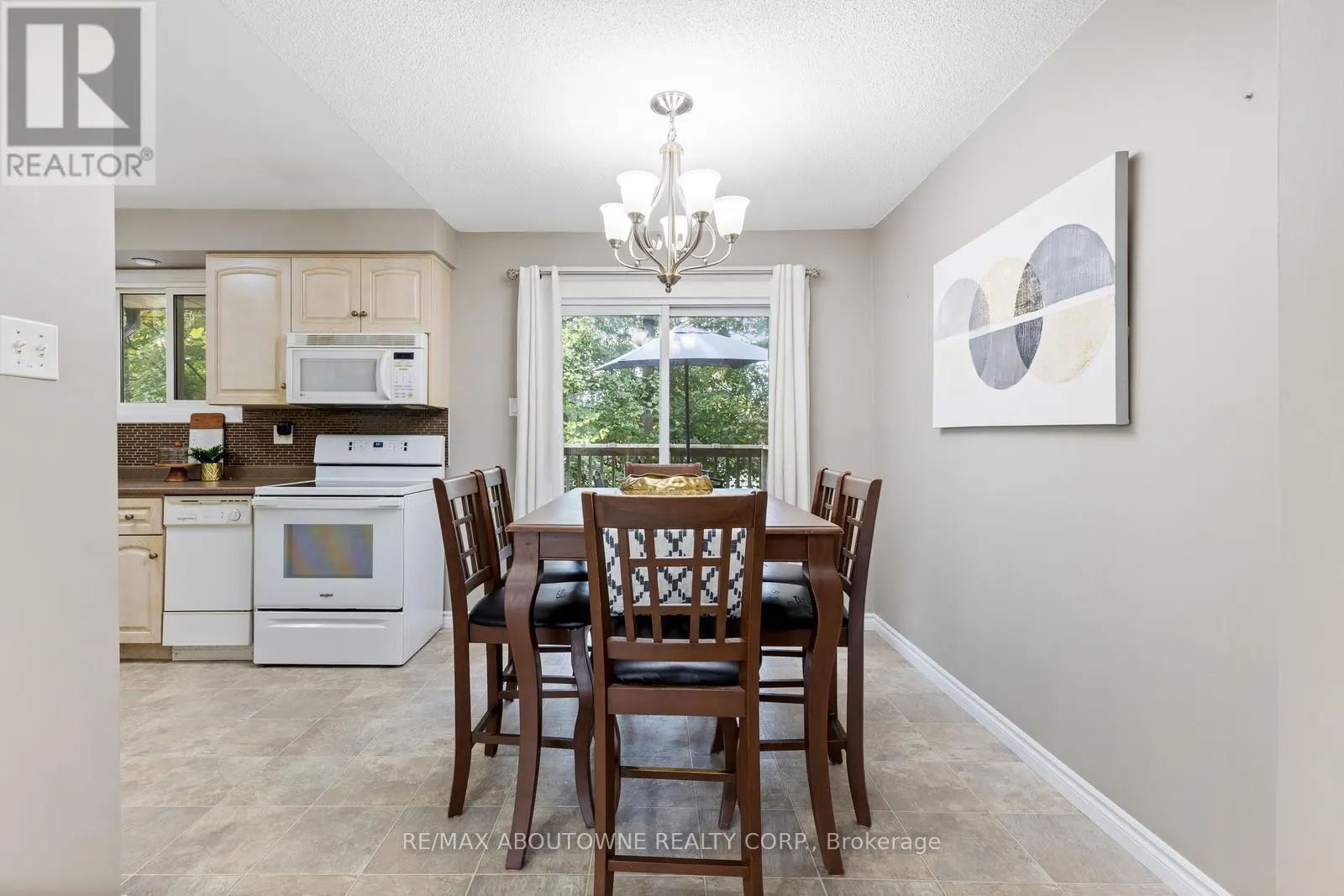48 - 49 CEDARWOODS CRESCENT