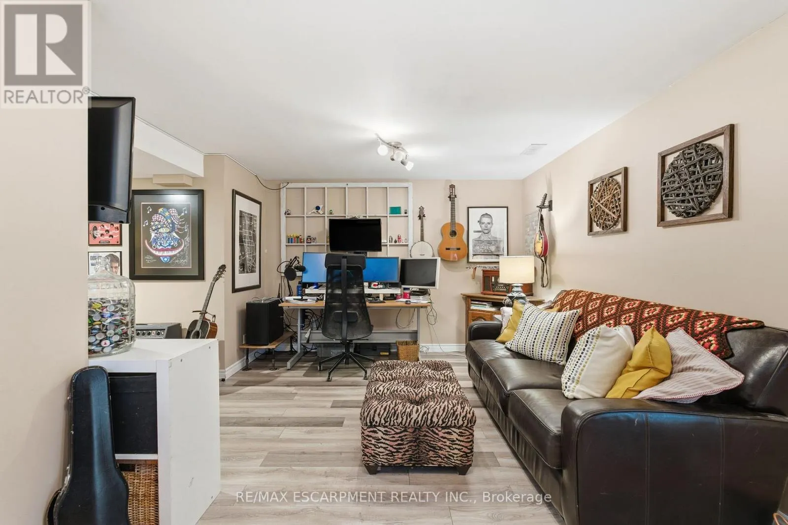 113 BRIAN BOULEVARD