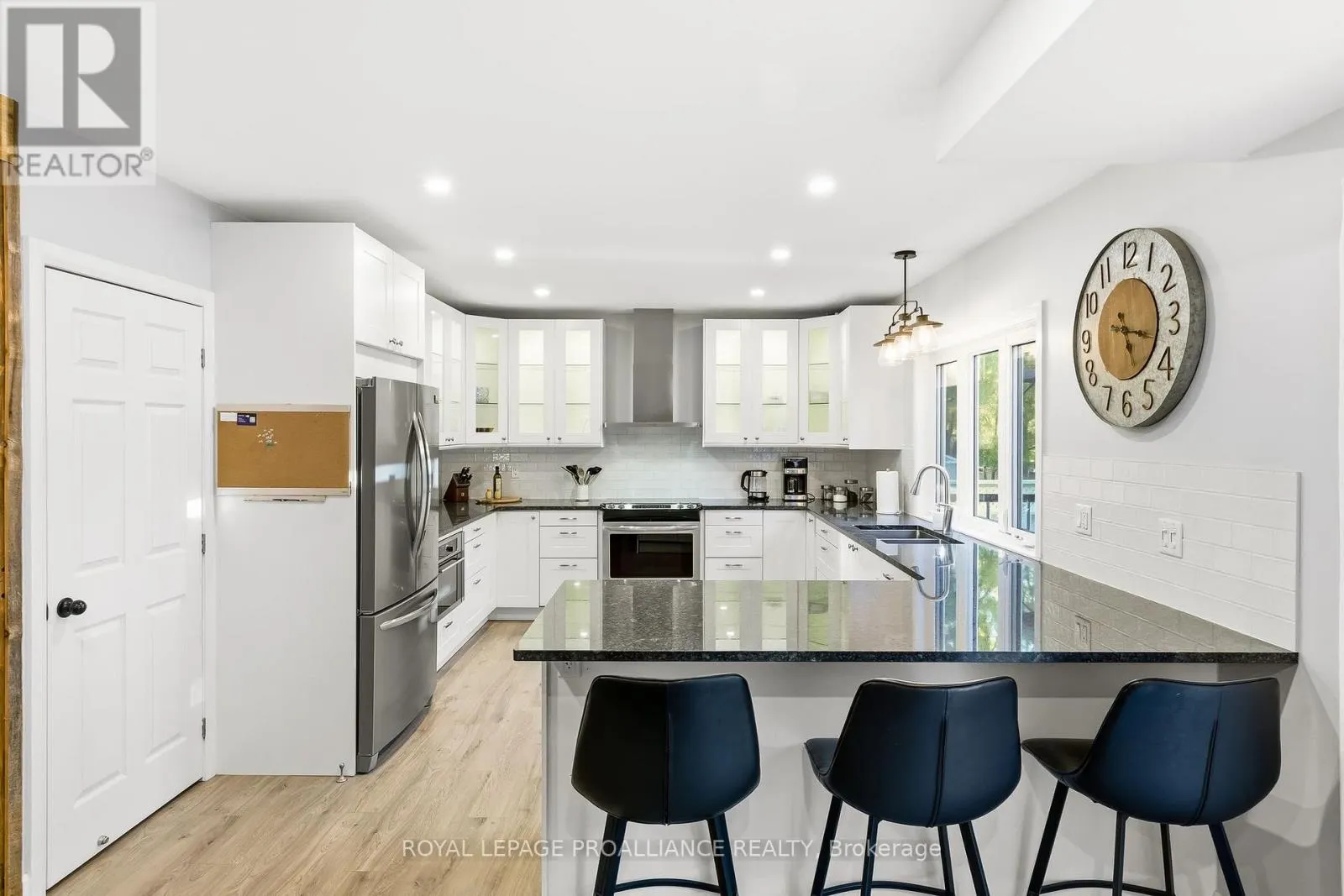 80 ELGIN STREET N