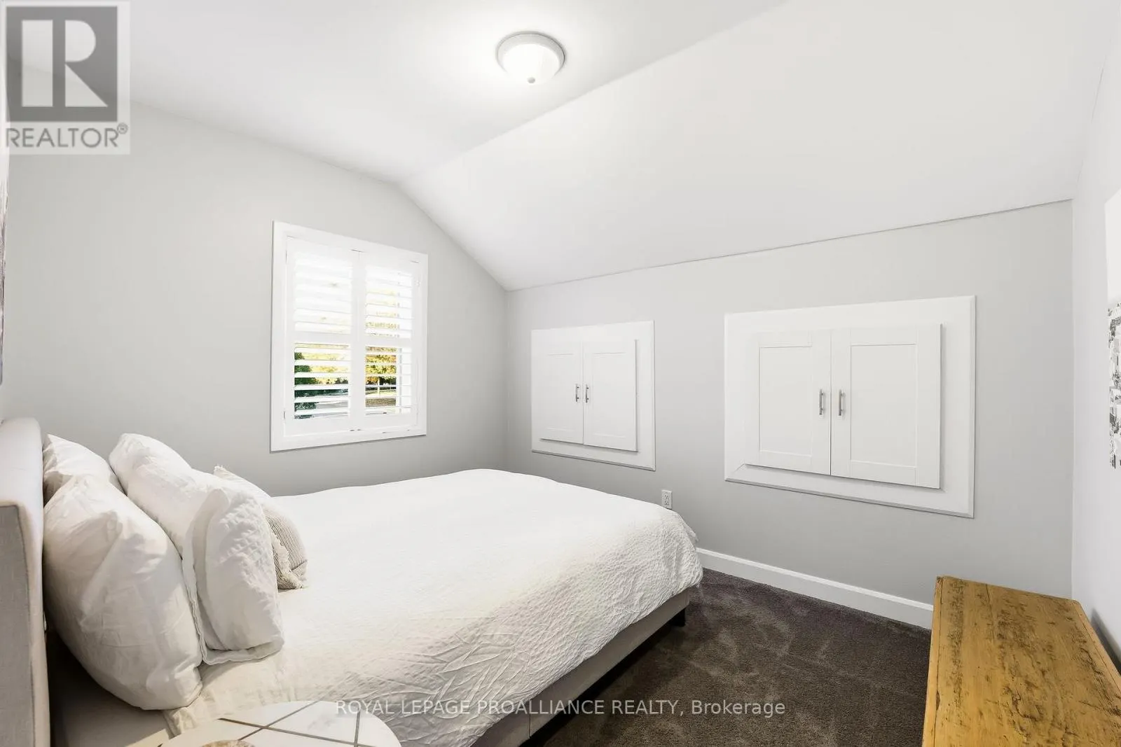 80 ELGIN STREET N