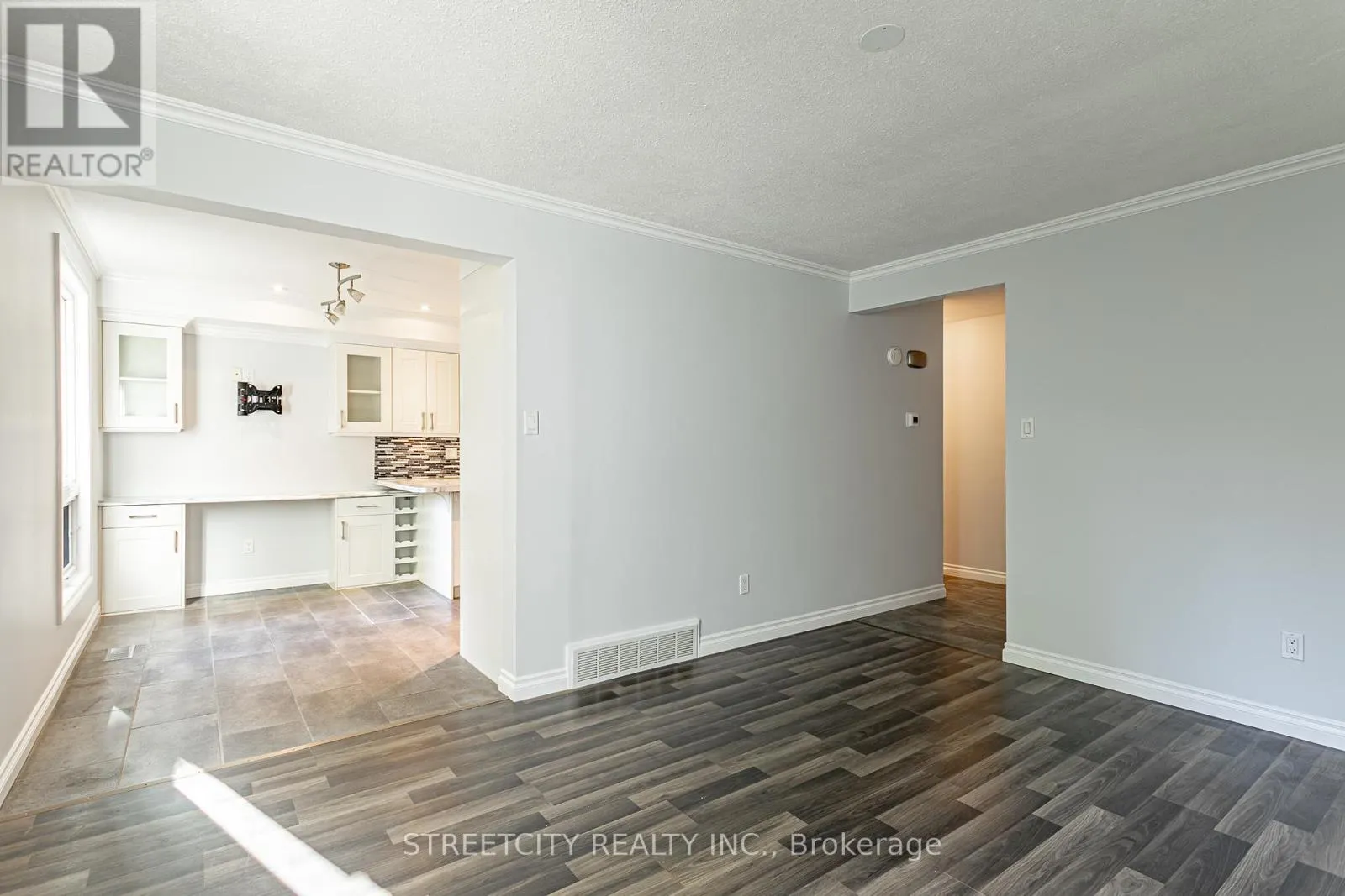 35 - 359 EVERGALDE CRESCENT N, #35