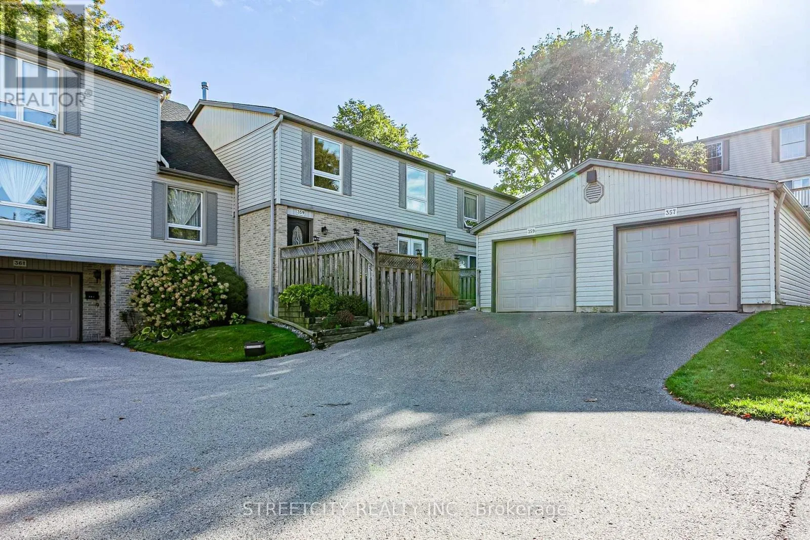 35 - 359 EVERGALDE CRESCENT N, #35