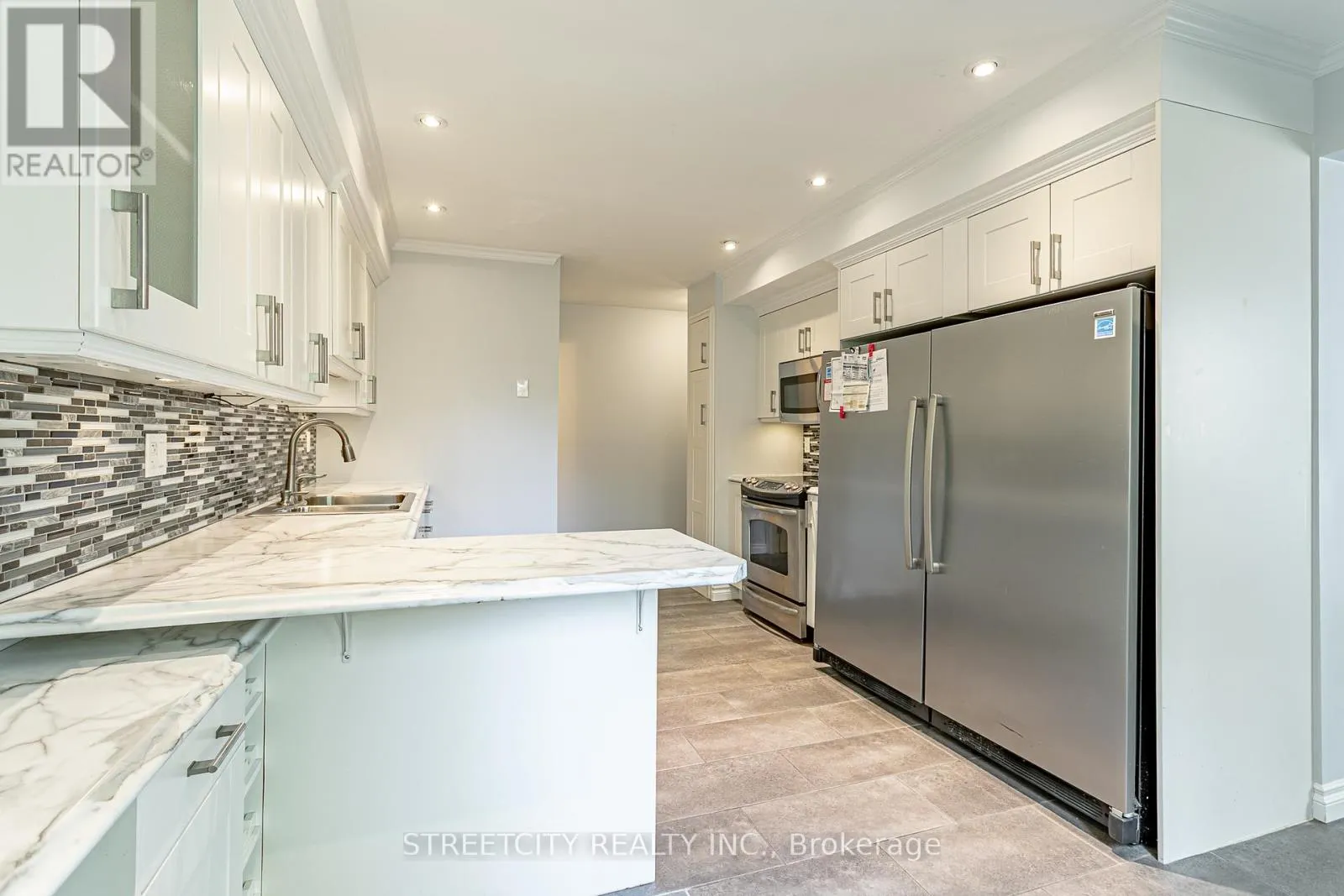 35 - 359 EVERGALDE CRESCENT N, #35