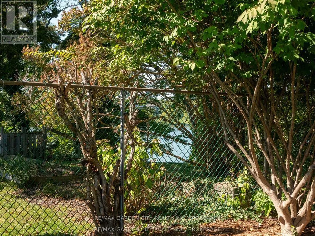 46 HENLEY DRIVE