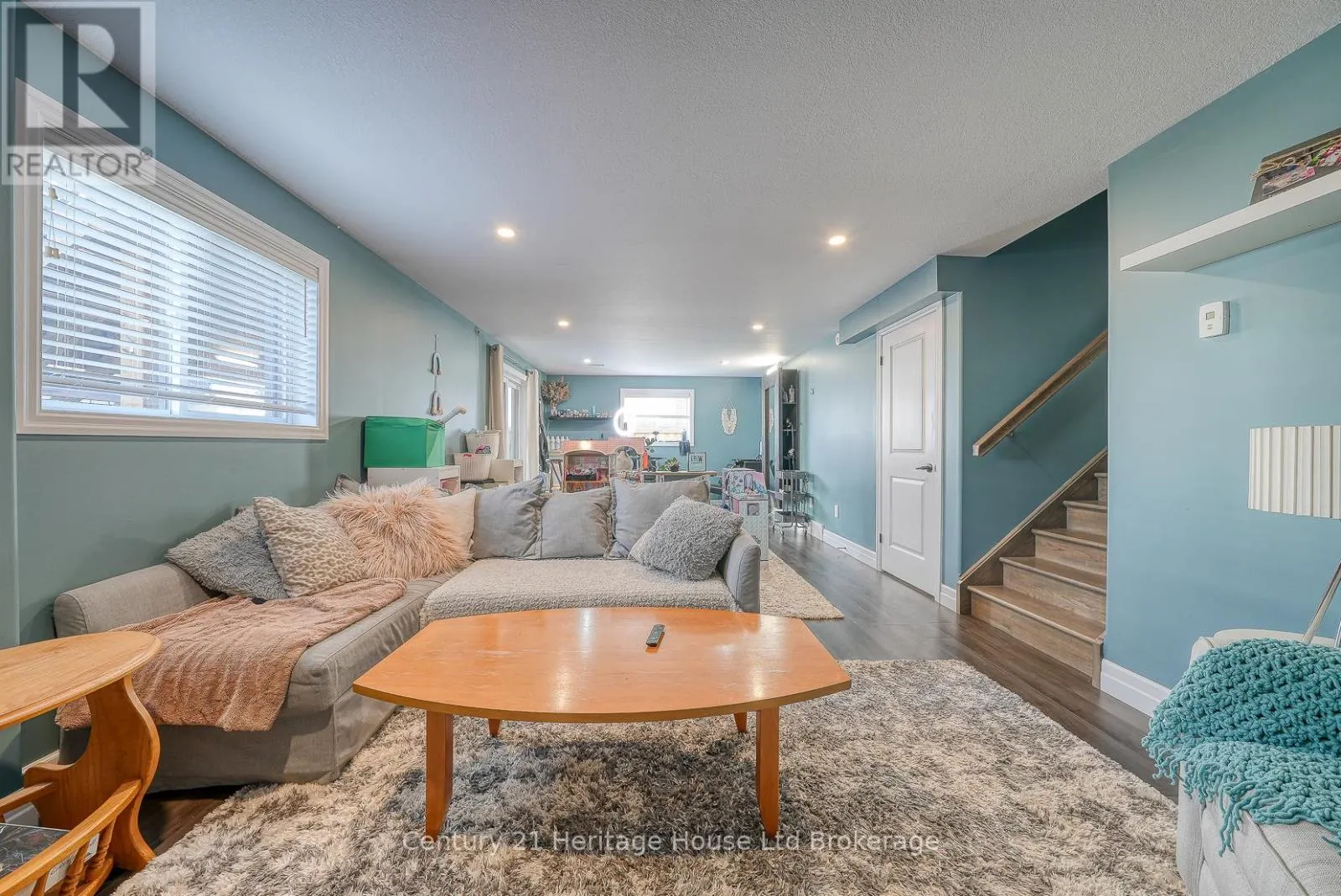 35 PEGGY AVENUE