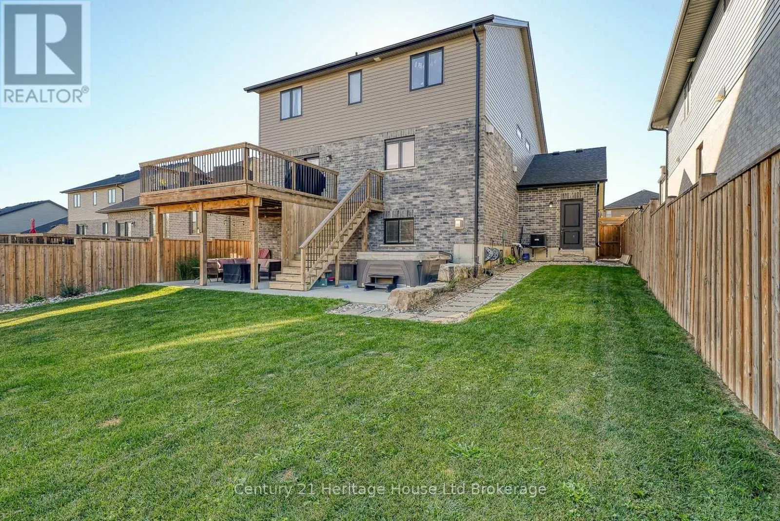 35 PEGGY AVENUE