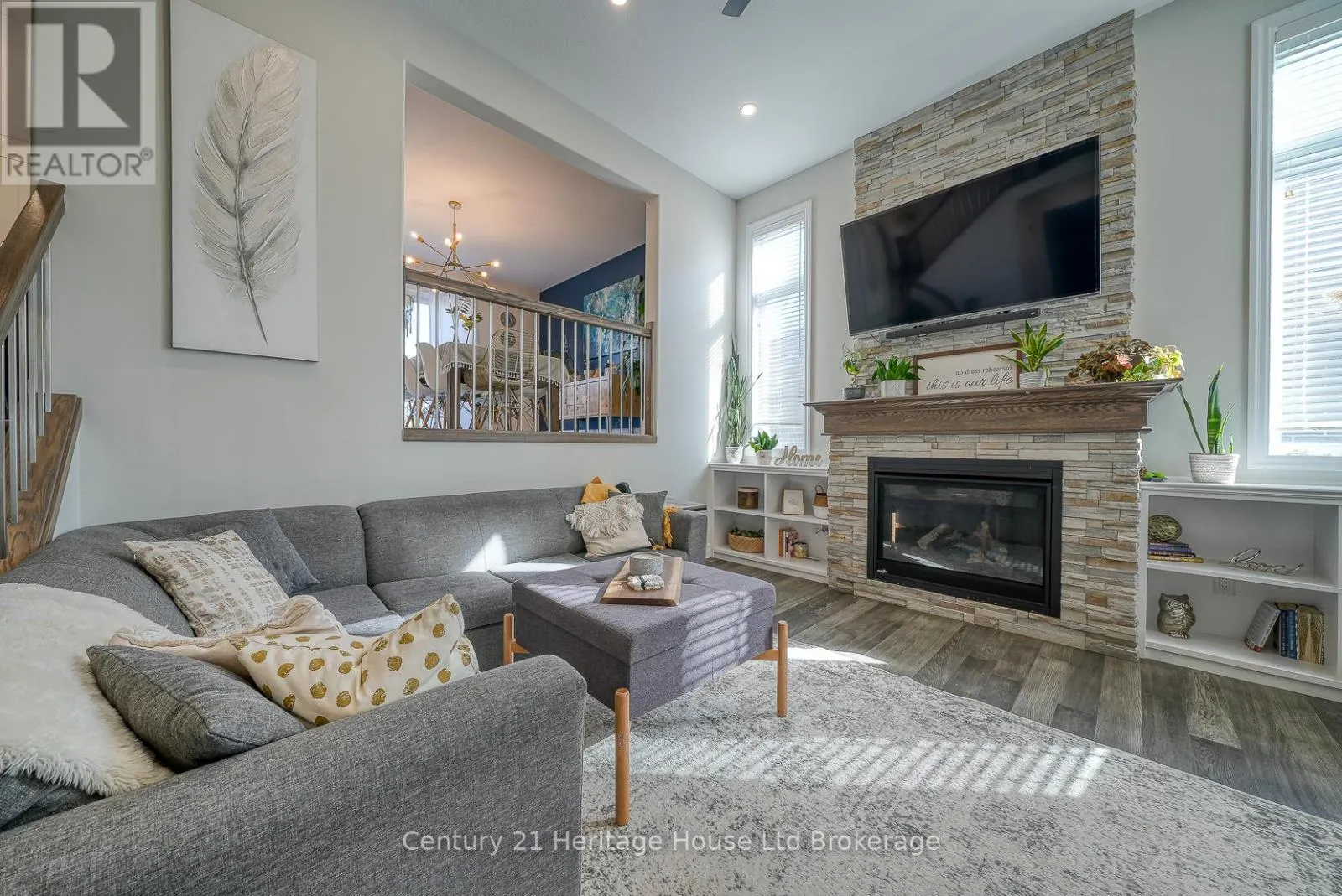 35 PEGGY AVENUE