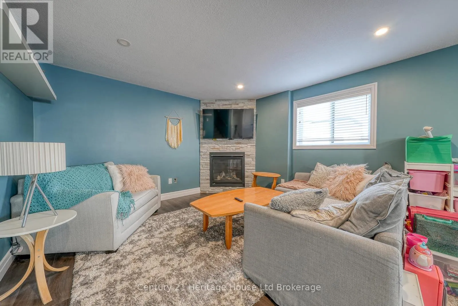 35 PEGGY AVENUE