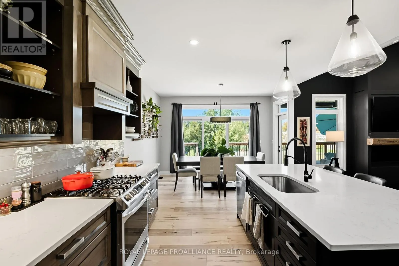 19 AMBROSIA TERRACE