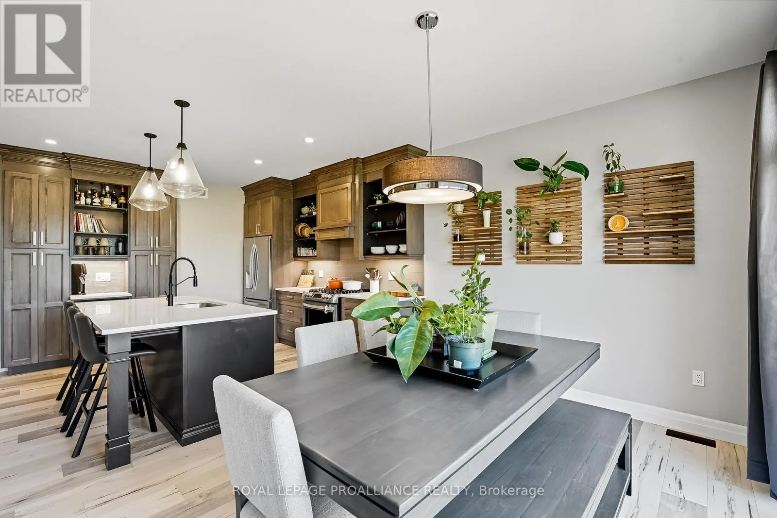 19 AMBROSIA TERRACE