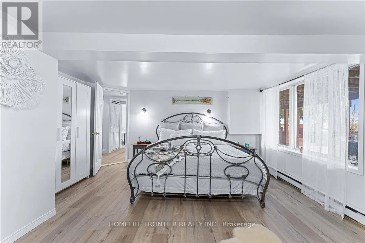 6 LAKEVIEW PARK ROAD