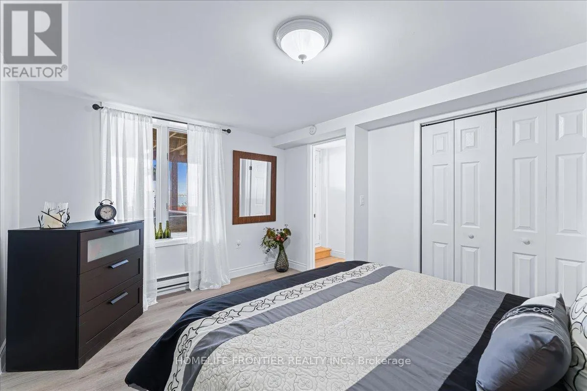 6 LAKEVIEW PARK ROAD
