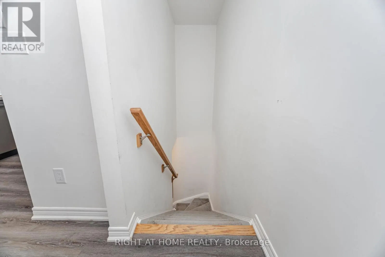 14 DRYDEN LANE