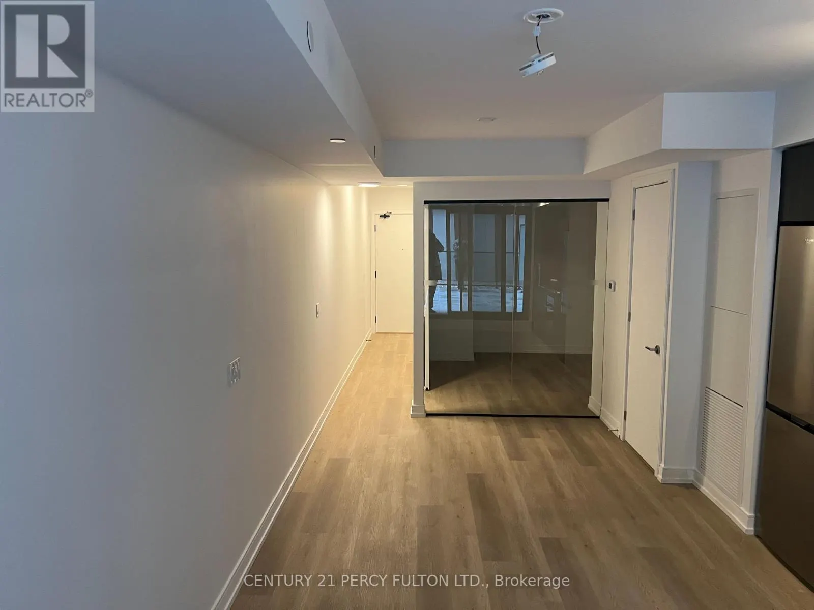 321 - 1 JARVIS STREET