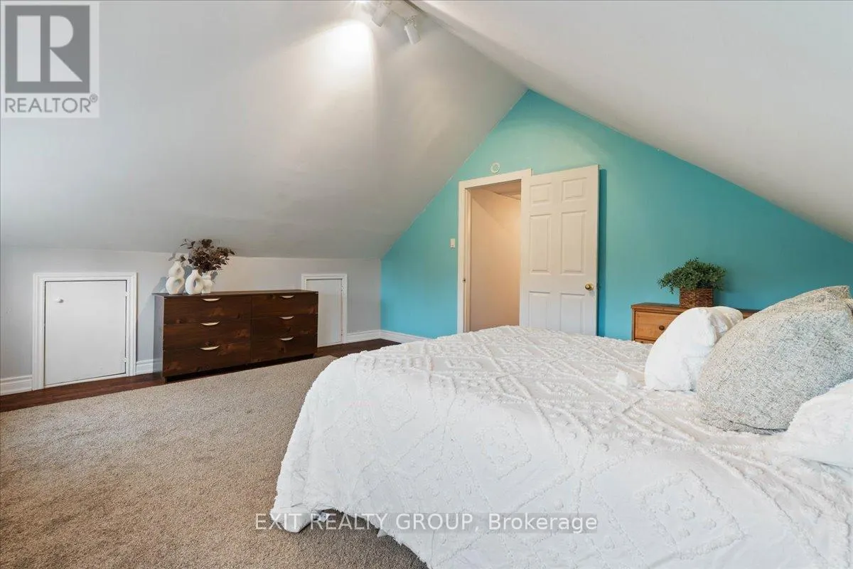 895 ENGLISH SETTLEMENT ROAD