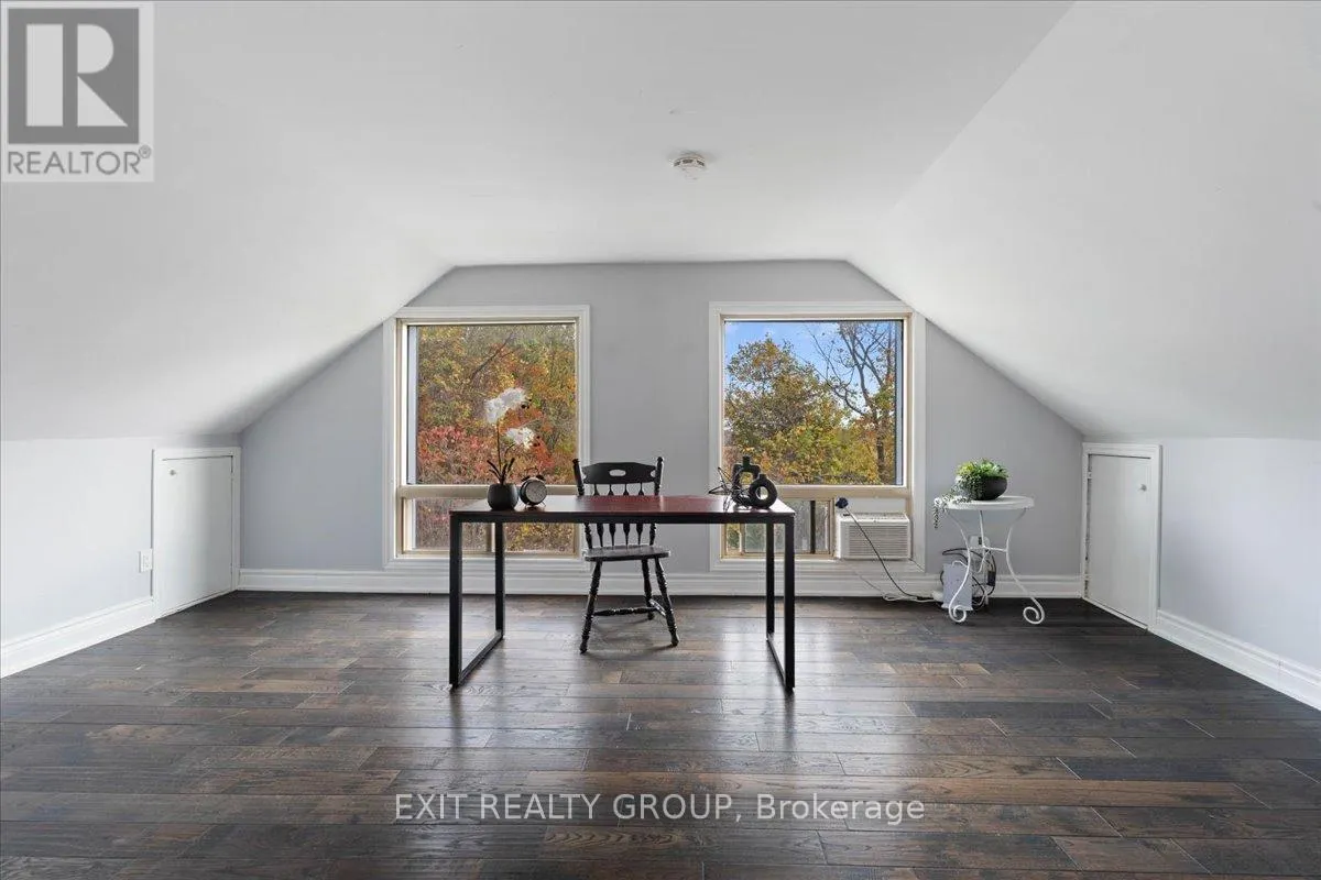 895 ENGLISH SETTLEMENT ROAD
