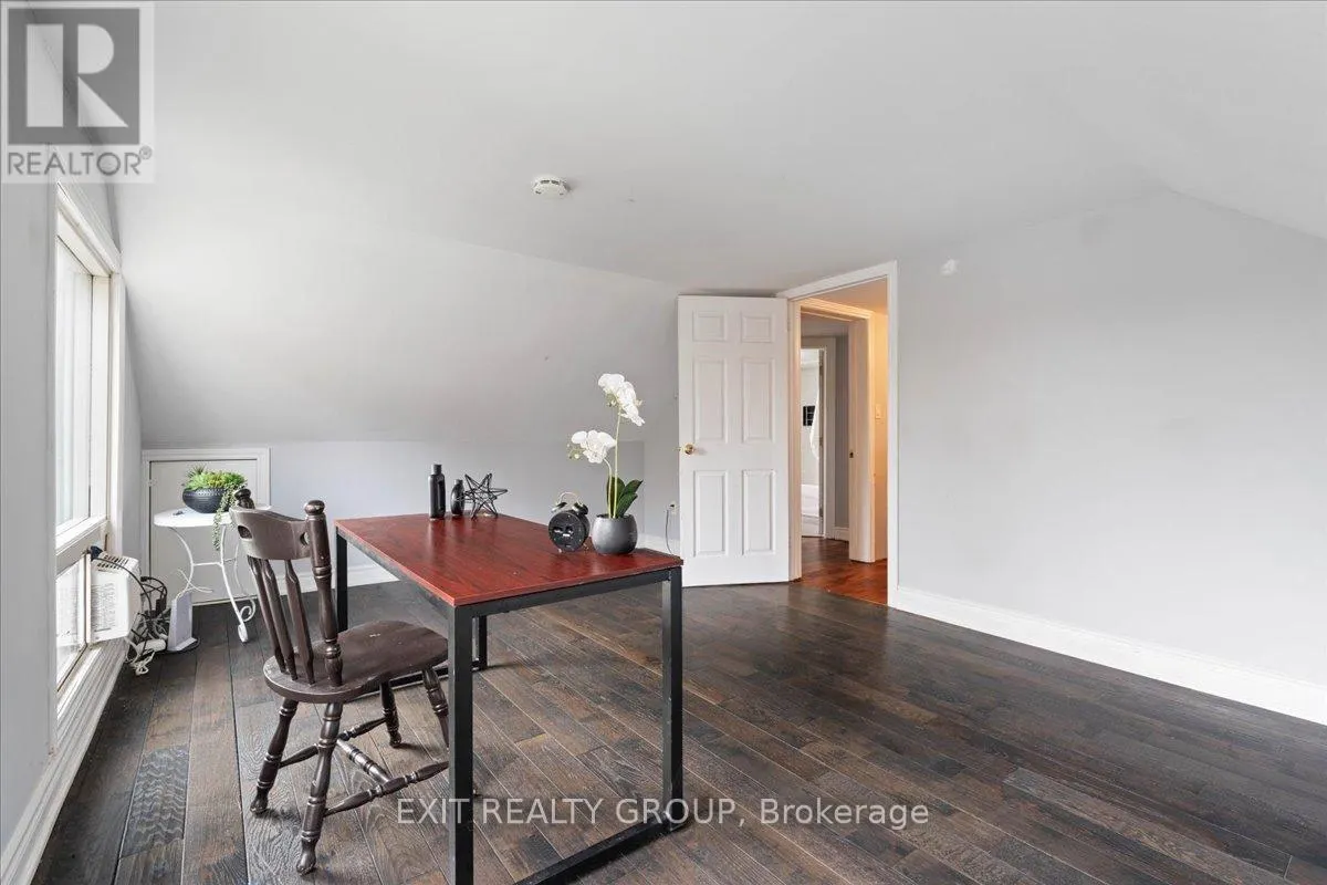 895 ENGLISH SETTLEMENT ROAD