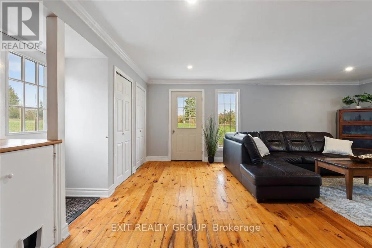 895 ENGLISH SETTLEMENT ROAD