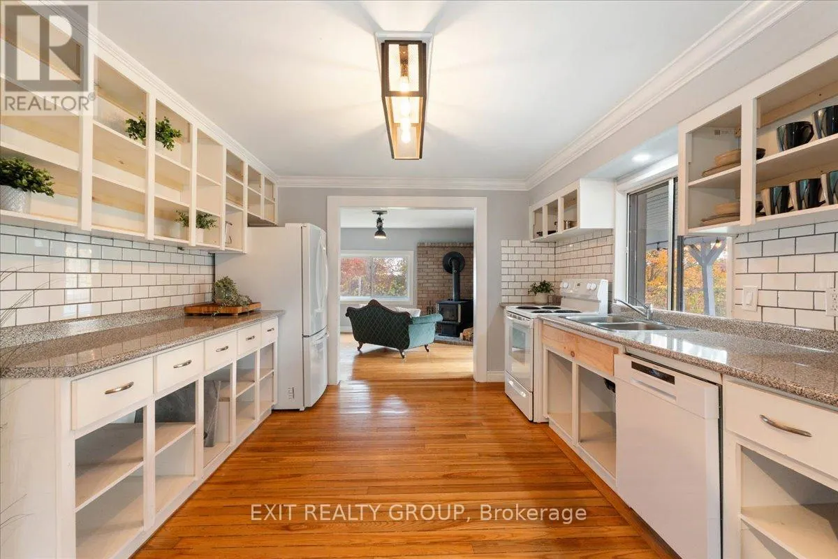 895 ENGLISH SETTLEMENT ROAD