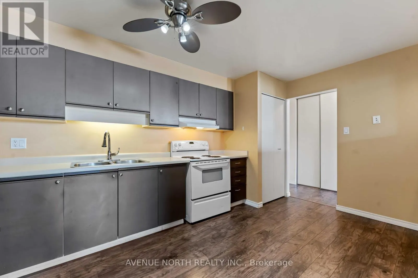 200 - 214 VIEWMOUNT DRIVE