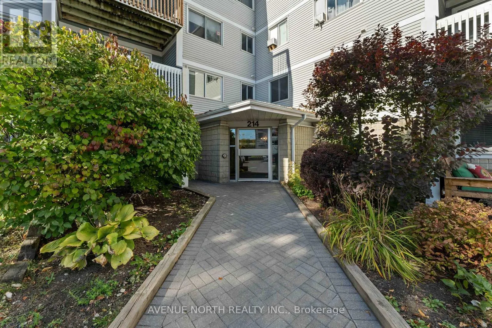 200 - 214 VIEWMOUNT DRIVE