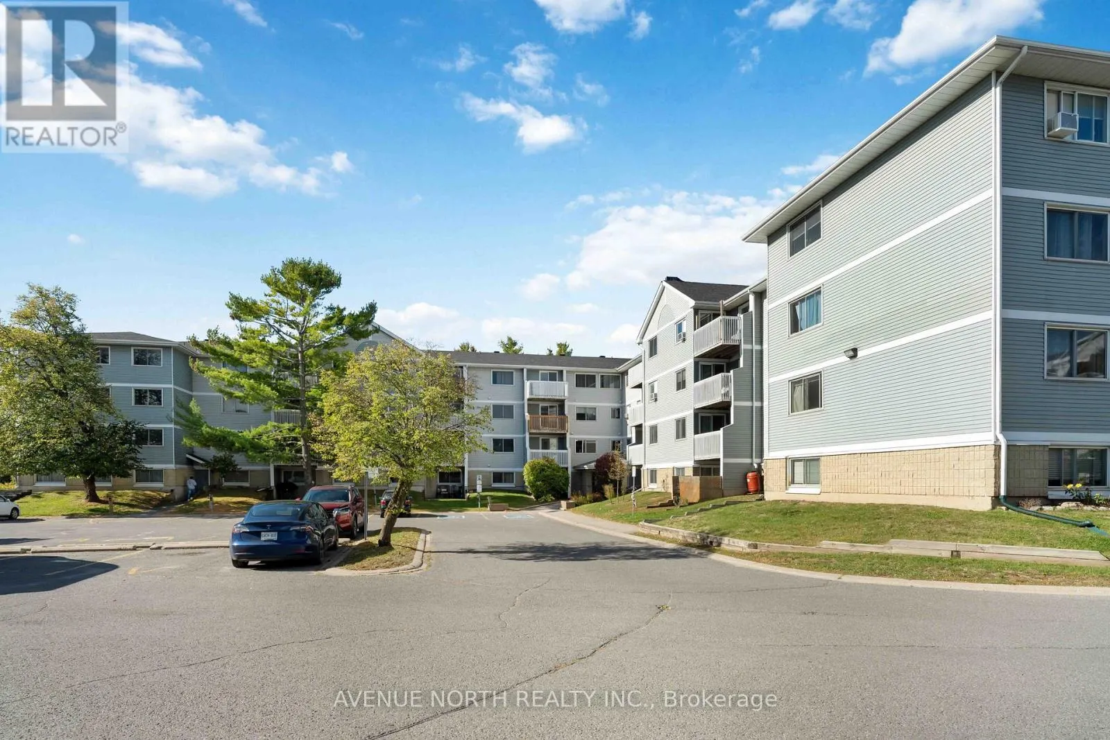200 - 214 VIEWMOUNT DRIVE