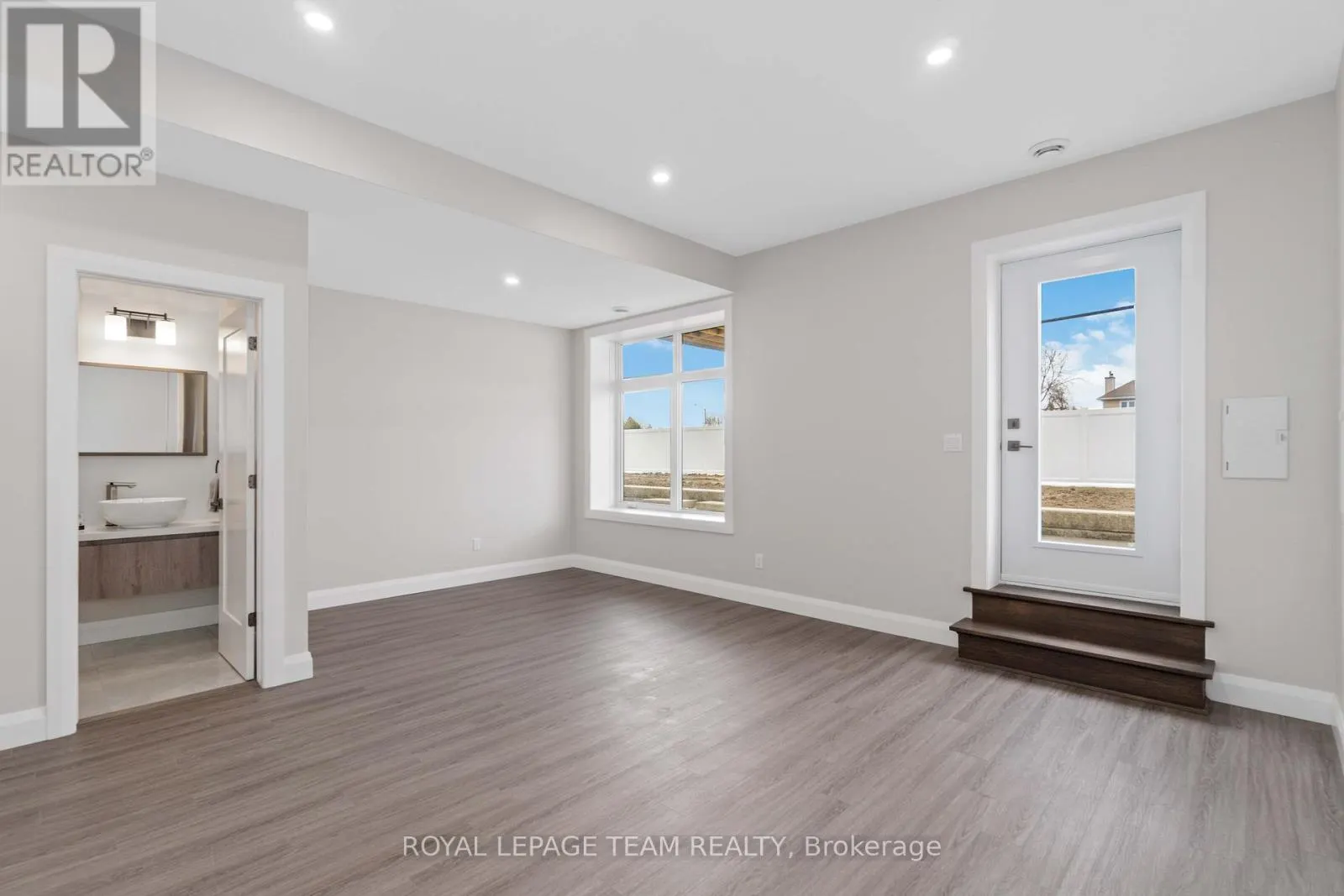 16 MELVILLE DRIVE