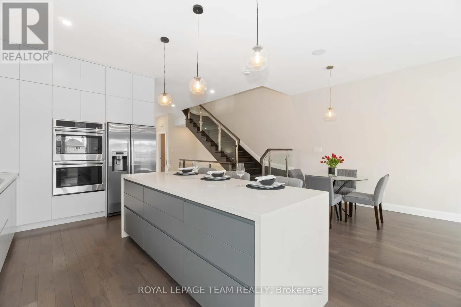 16 MELVILLE DRIVE