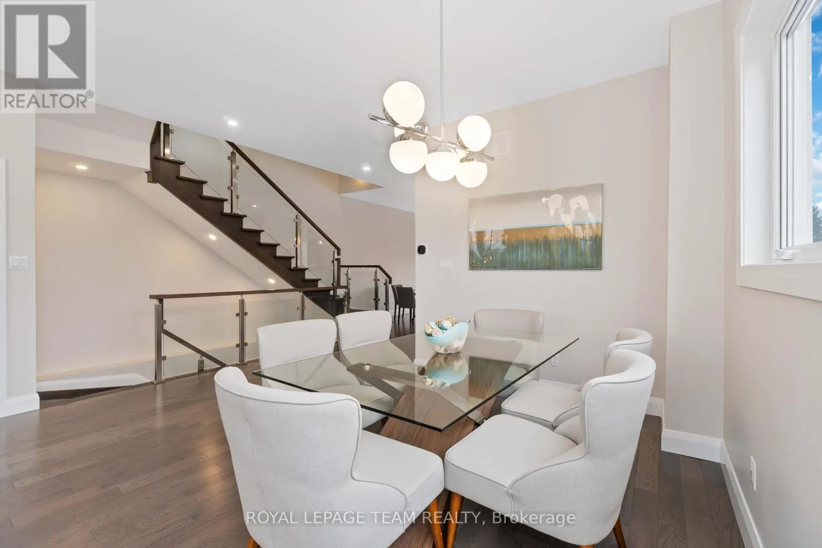 16 MELVILLE DRIVE