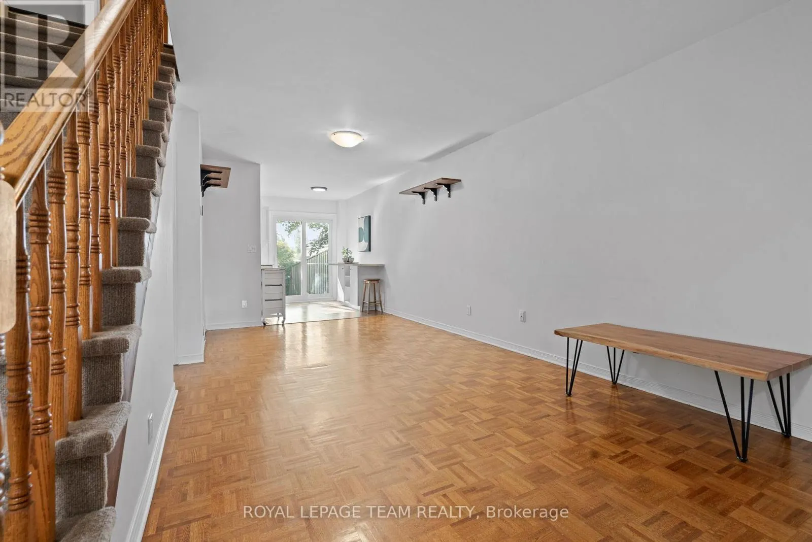 230 CURRELL AVENUE
