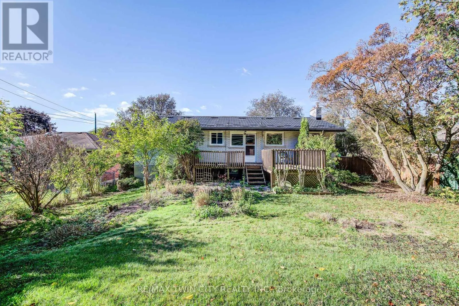 39 KENWOOD CRESCENT
