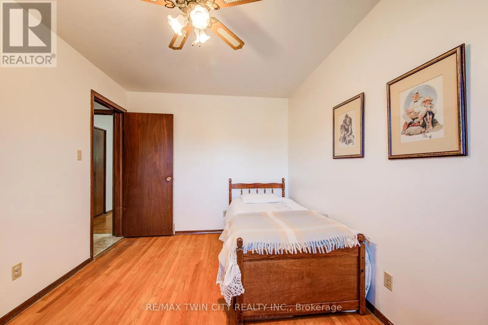 39 KENWOOD CRESCENT