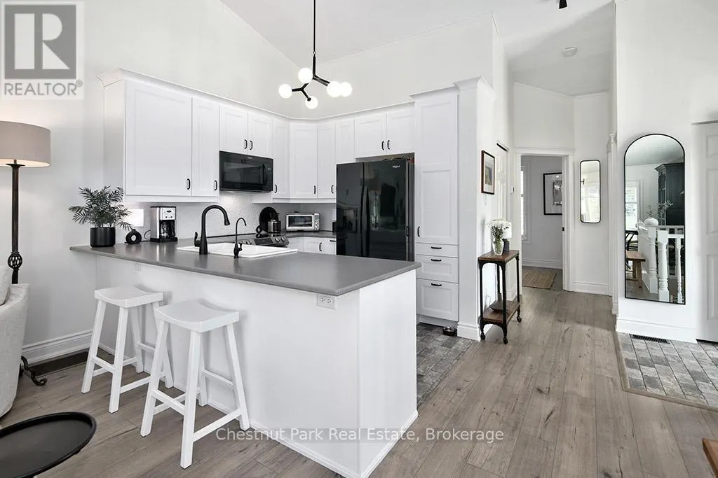 16 - 83 VICTORIA STREET, #16