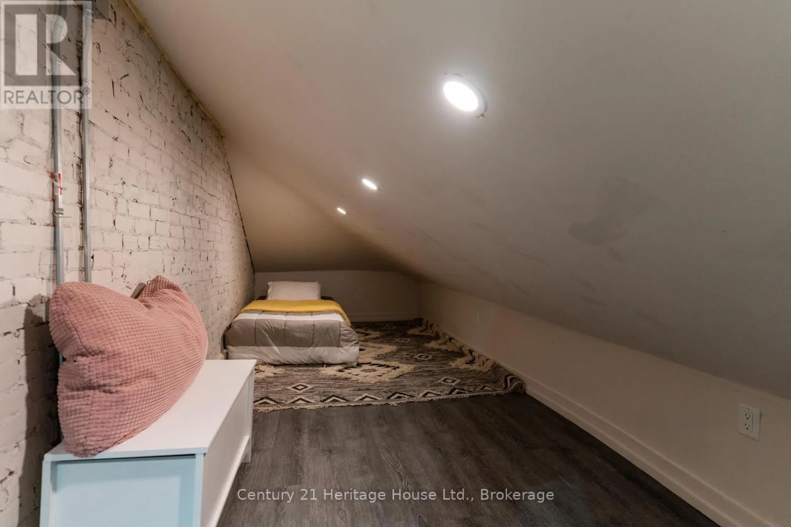 A - 210 WILSON STREET, #A