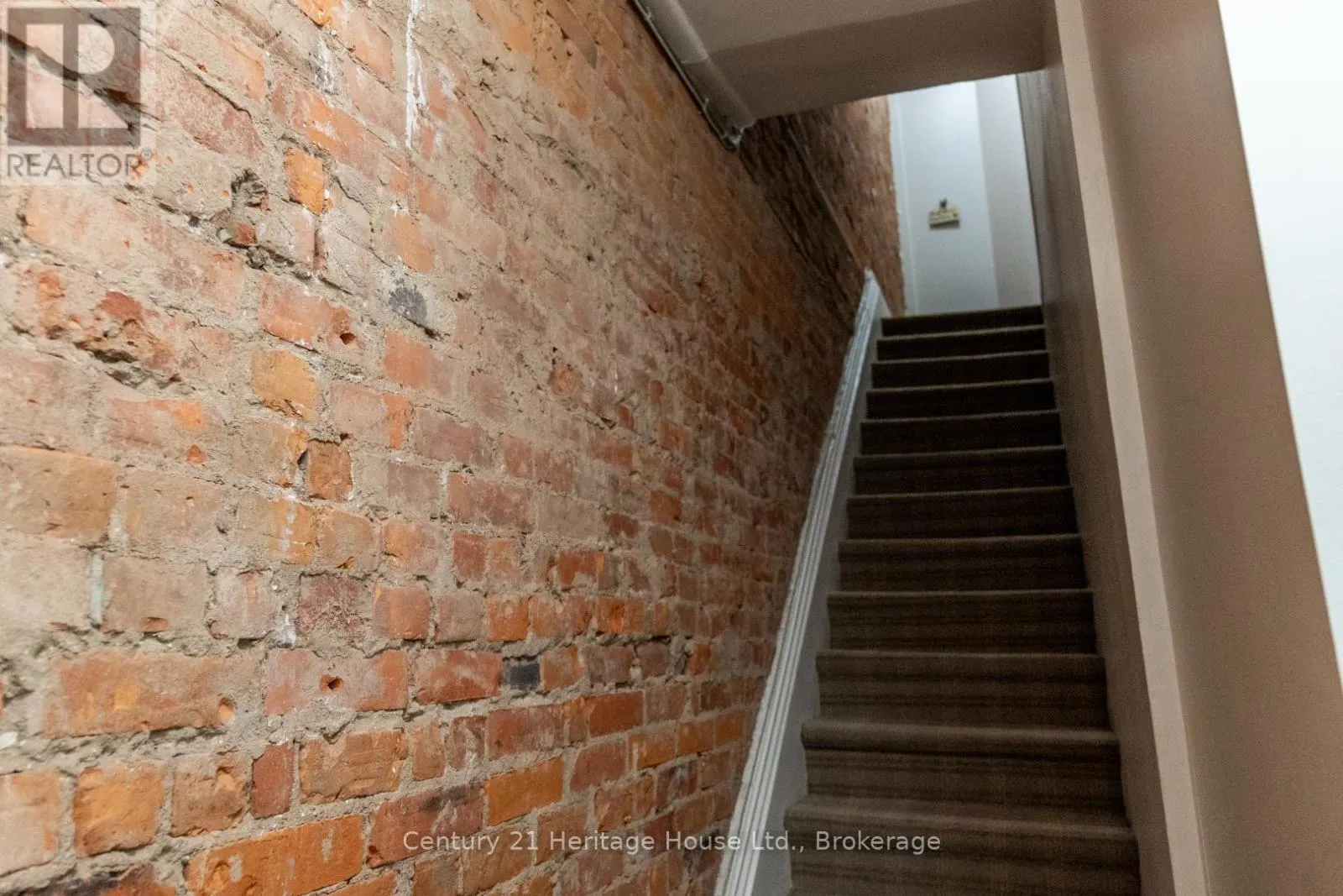 A - 210 WILSON STREET, #A