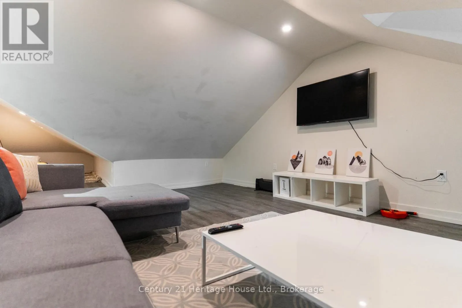 A - 210 WILSON STREET, #A