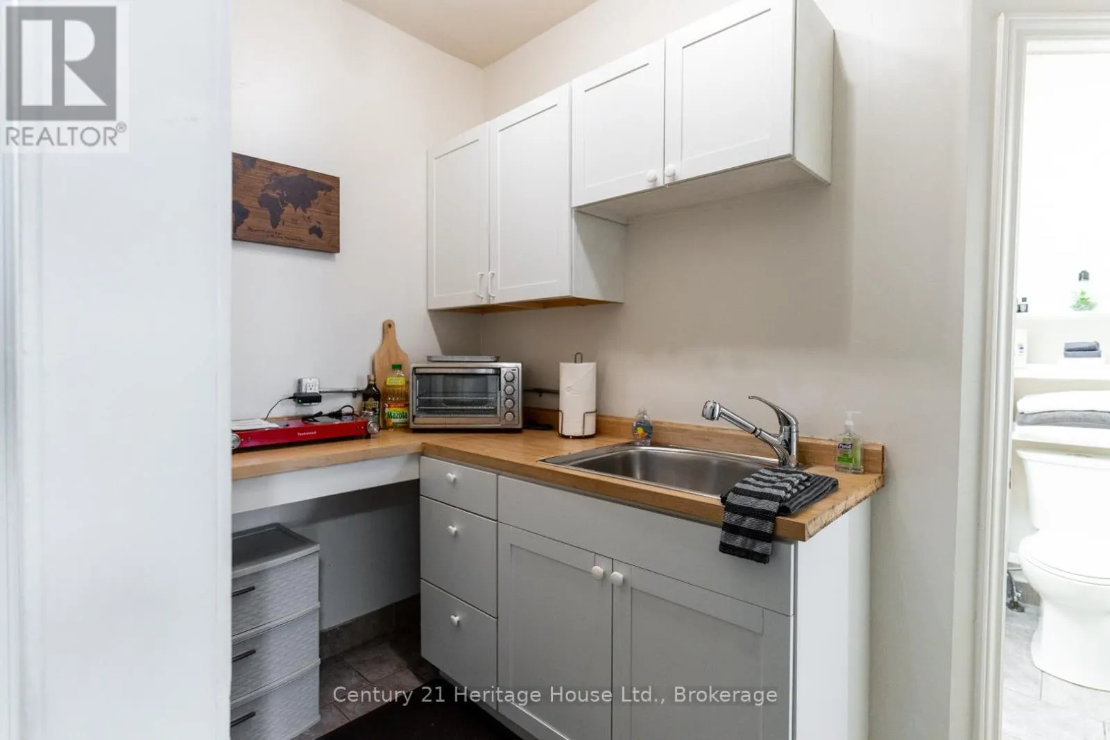 A - 210 WILSON STREET, #A